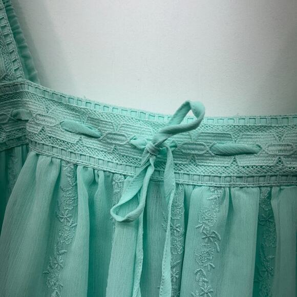 NEW Torrid Blue Sleeveless Lace Embroidered Tank Top Plus Size 2X Y2K Style - Picture 5 of 6